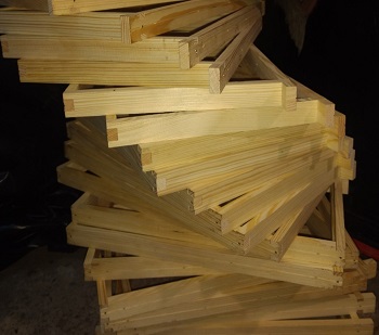 Dostawa ramek i ich zbijanie